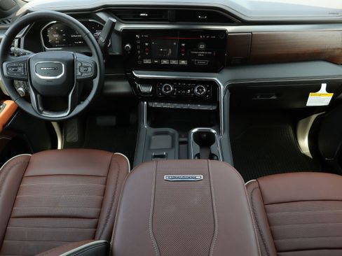 Used 2026 GMC Sierra 3500 Denali Ultimate image 8