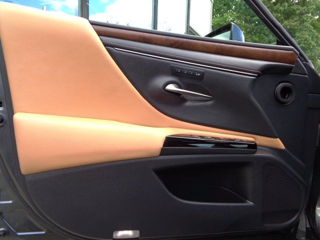 Used 2022 Lexus ES 350 w/ Premium Package FWD image 14
