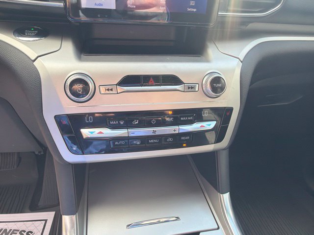 Used 2021 Ford Explorer XLT w/ Equipment Group 202A AWD/4WD image 25