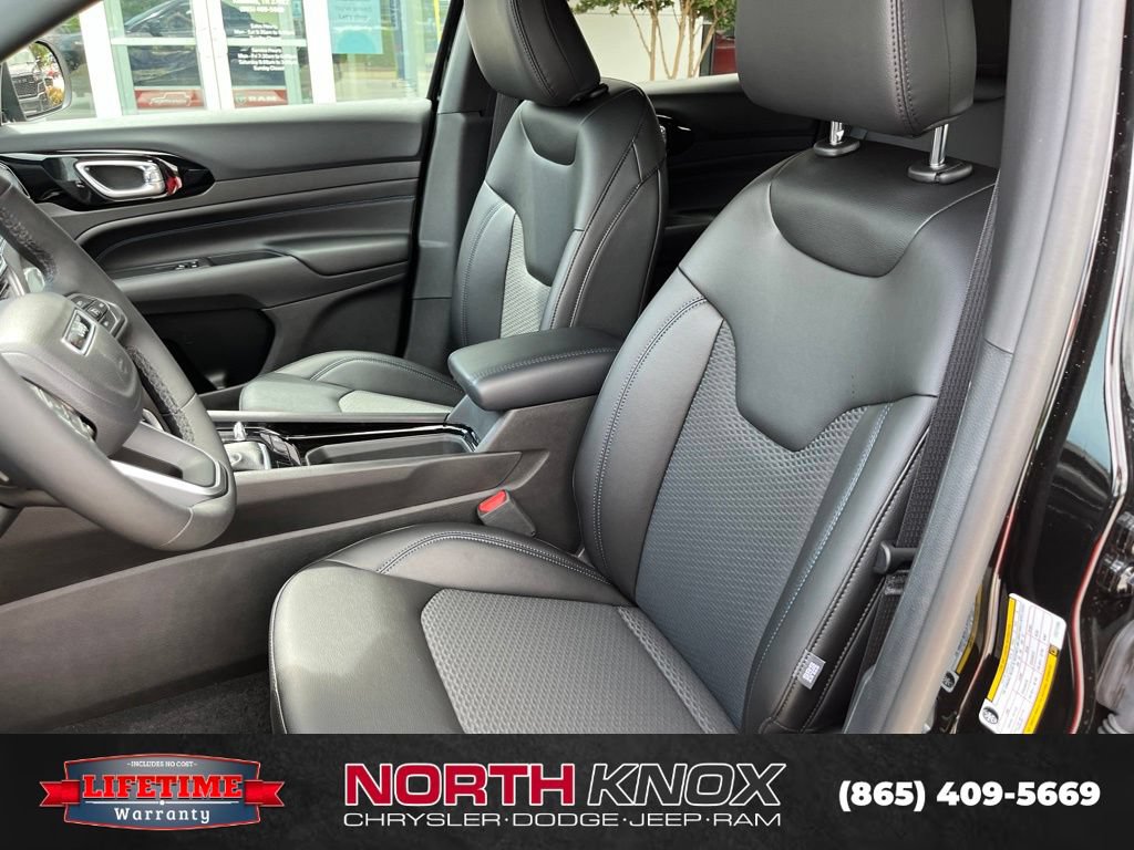 New 2026 Jeep Compass Latitude AWD/4WD image 4