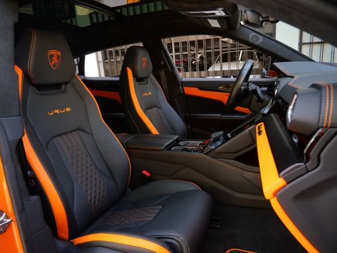 Used 2024 Lamborghini Urus S AWD/4WD image 8