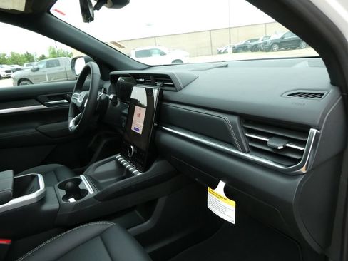 New 2026 GMC Terrain Elevation w/ Elevation Premium Package AWD/4WD image 12