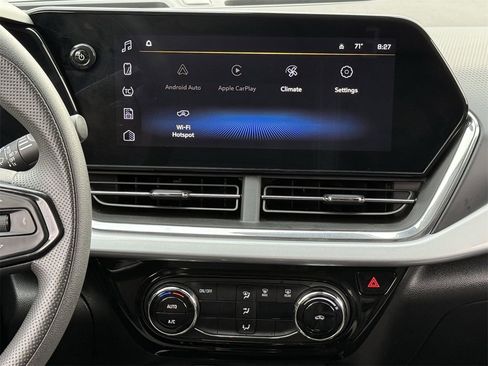 Used 2025 Chevrolet Trax LT image 16