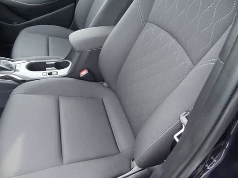 Used 2025 Toyota Corolla LE image 8