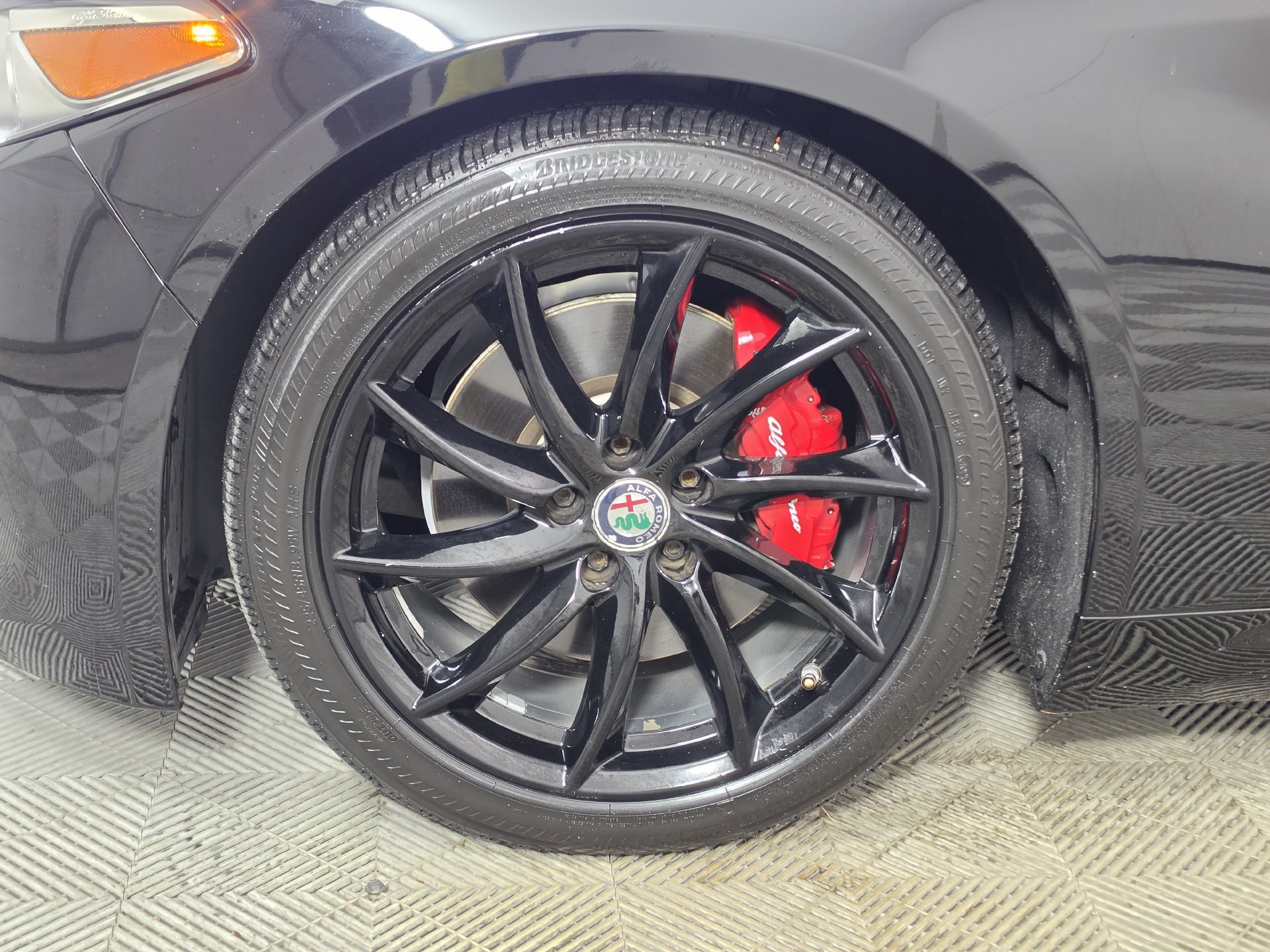 Used 2017 Alfa Romeo Giulia RWD image 45