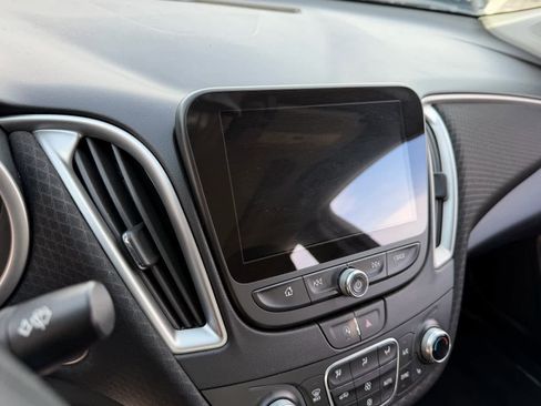 Used 2024 Chevrolet Malibu LT image 9