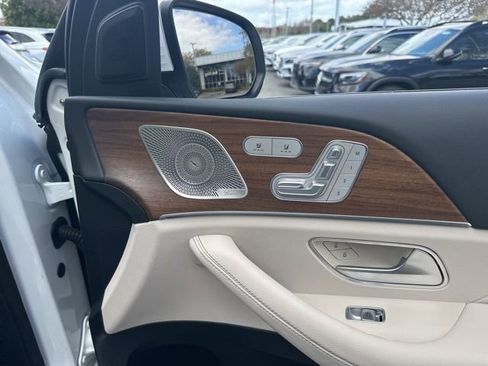 Certified 2025 Mercedes-Benz GLS 450 4MATIC image 43