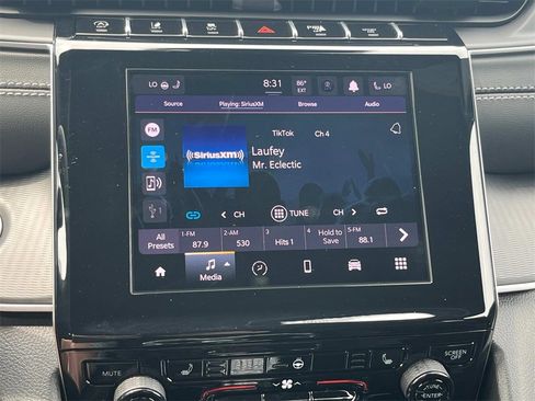 New 2025 Jeep Grand Cherokee Laredo X w/ Luxury Tech Group I image 25