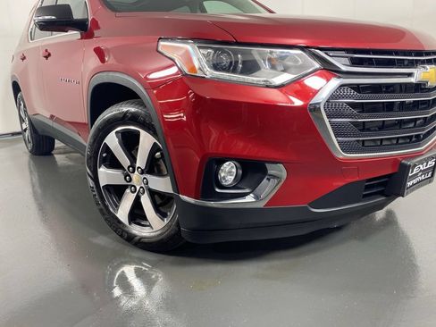 Used 2019 Chevrolet Traverse LT w/ LT Premium Package FWD image 4