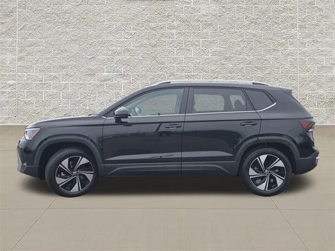 New 2026 Volkswagen Taos SE AWD/4WD image 4