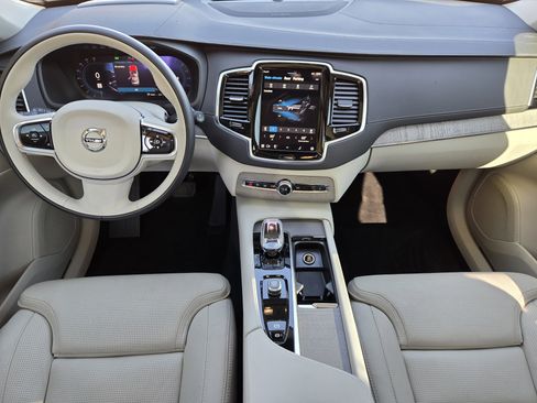 Used 2025 Volvo XC90 B6 Ultra w/ Protection Package Premier image 38