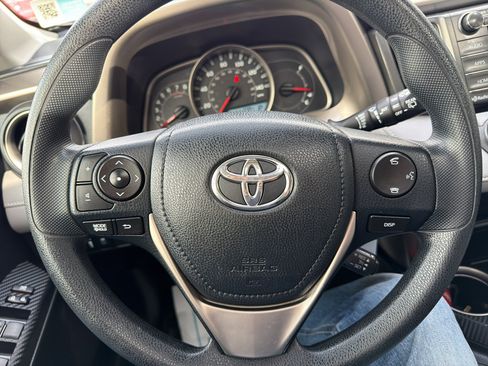 Used 2014 Toyota RAV4 XLE image 18