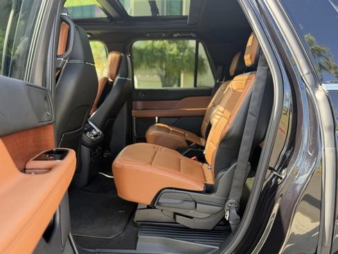 Used 2020 Lincoln Navigator L Reserve w/ Equipment Group 201A Reserve image 10