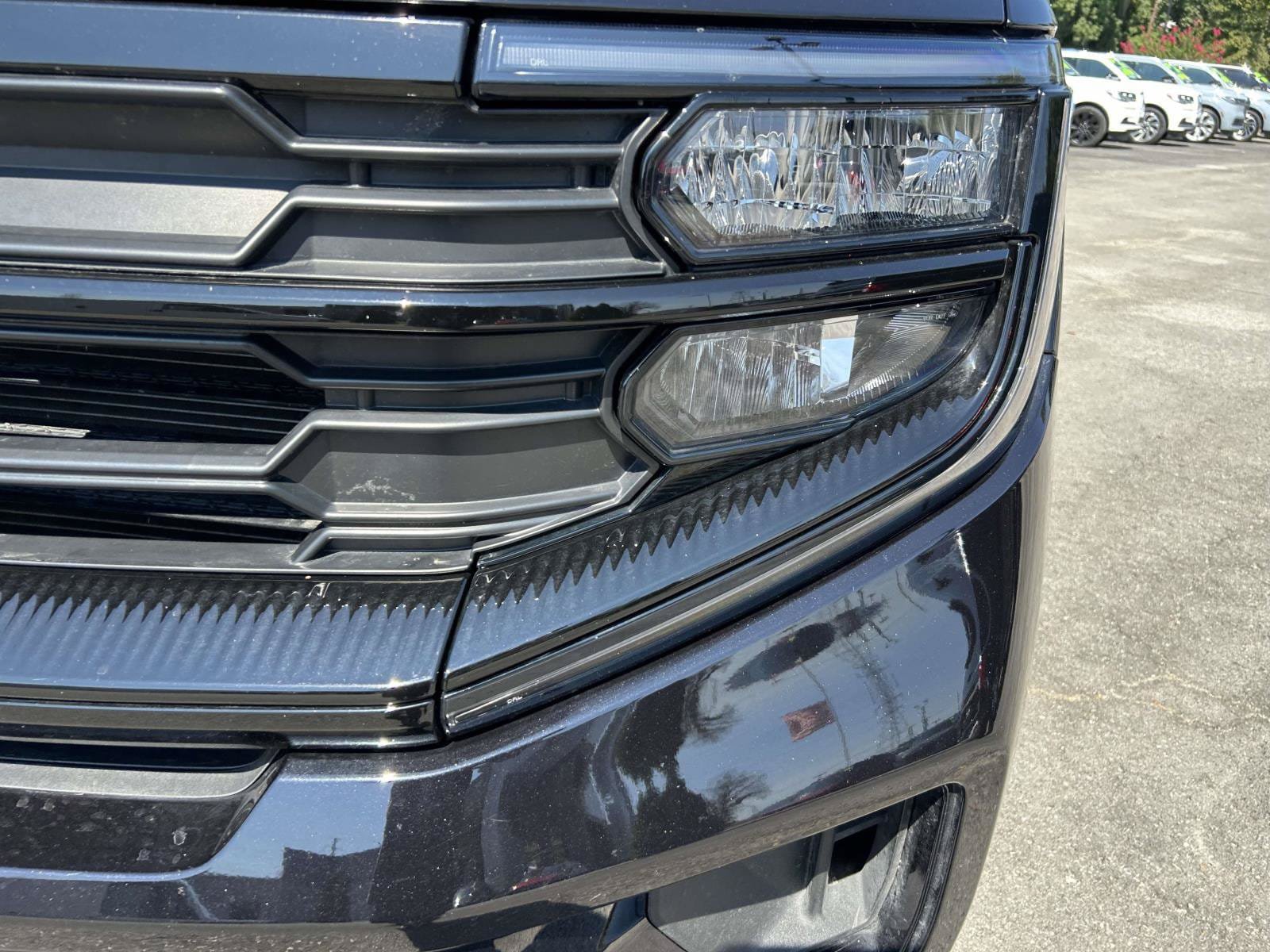Used 2025 Ford Expedition Active RWD image 12