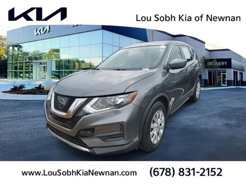 Used 2017 Nissan Rogue S image 1