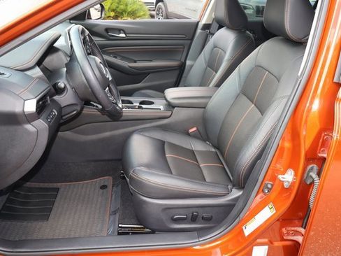 Used 2021 Nissan Altima 2.5 SR w/ SR Premium Package image 13