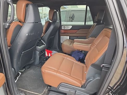 Used 2024 Lincoln Navigator L Reserve AWD/4WD image 8