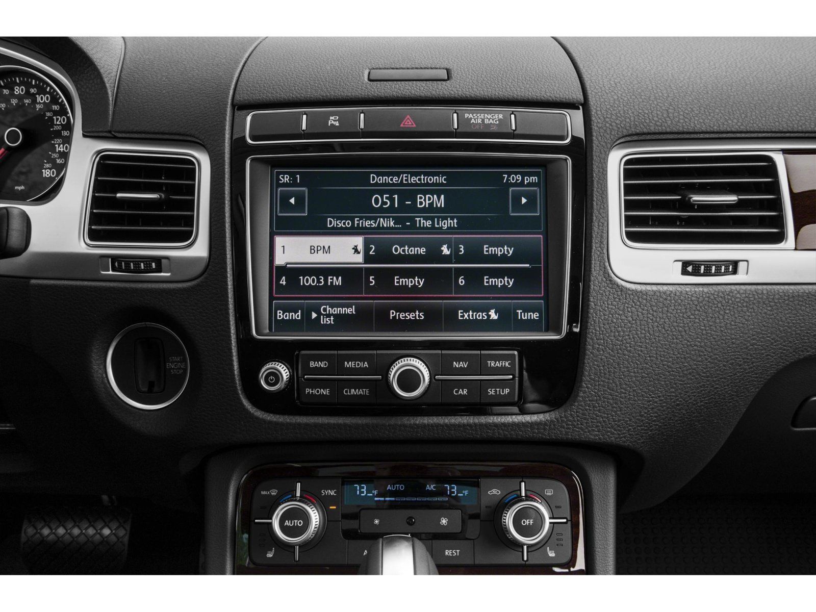 Used 2015 Volkswagen Touareg Executive AWD/4WD image 7