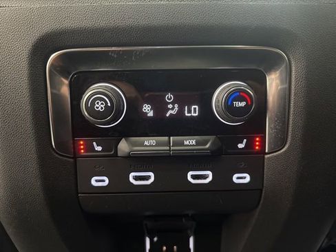 Used 2024 Chevrolet Suburban High Country AWD/4WD image 29