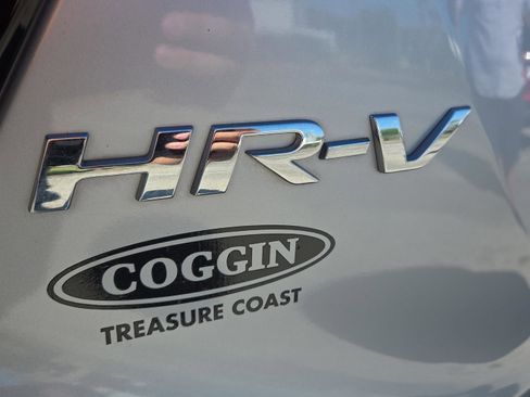 Used 2018 Honda HR-V EX image 17