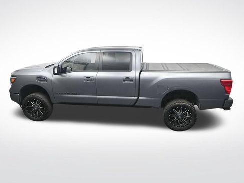 Used 2018 Nissan Titan SL w/ Midnight Edition AWD/4WD image 29