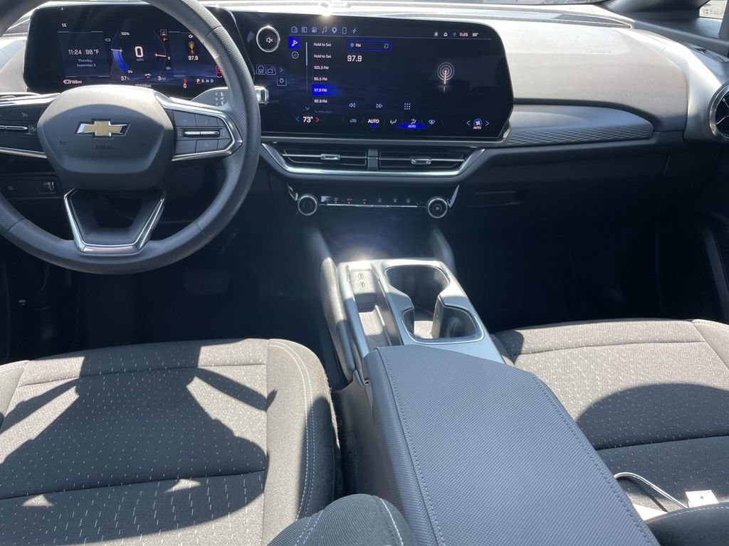 Used 2025 Chevrolet Equinox EV LT FWD image 15