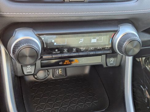 Used 2023 Toyota RAV4 LE image 23