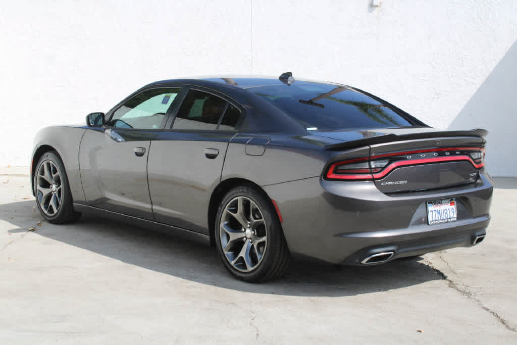 Used 2018 Dodge Charger SXT Plus RWD image 4