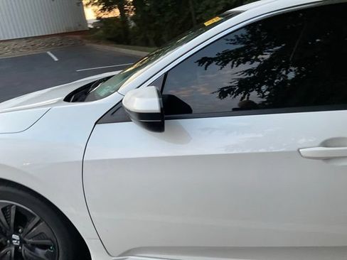 Used 2018 Honda Civic EX-L image 9
