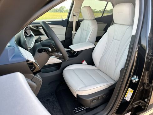 New 2025 Buick Envision Avenir image 17