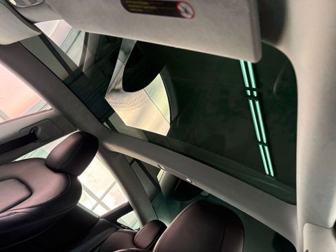 Used 2020 Tesla Model 3 Standard Range image 13