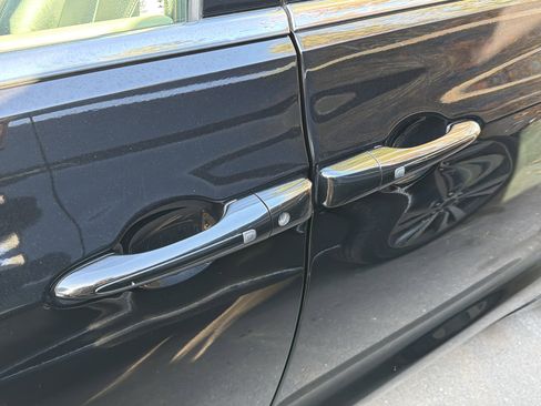 Used 2024 Chrysler Pacifica Touring-L image 15