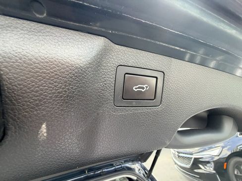 Used 2017 Hyundai Santa Fe FWD w/ SE Ultimate Tech Package 03 image 31