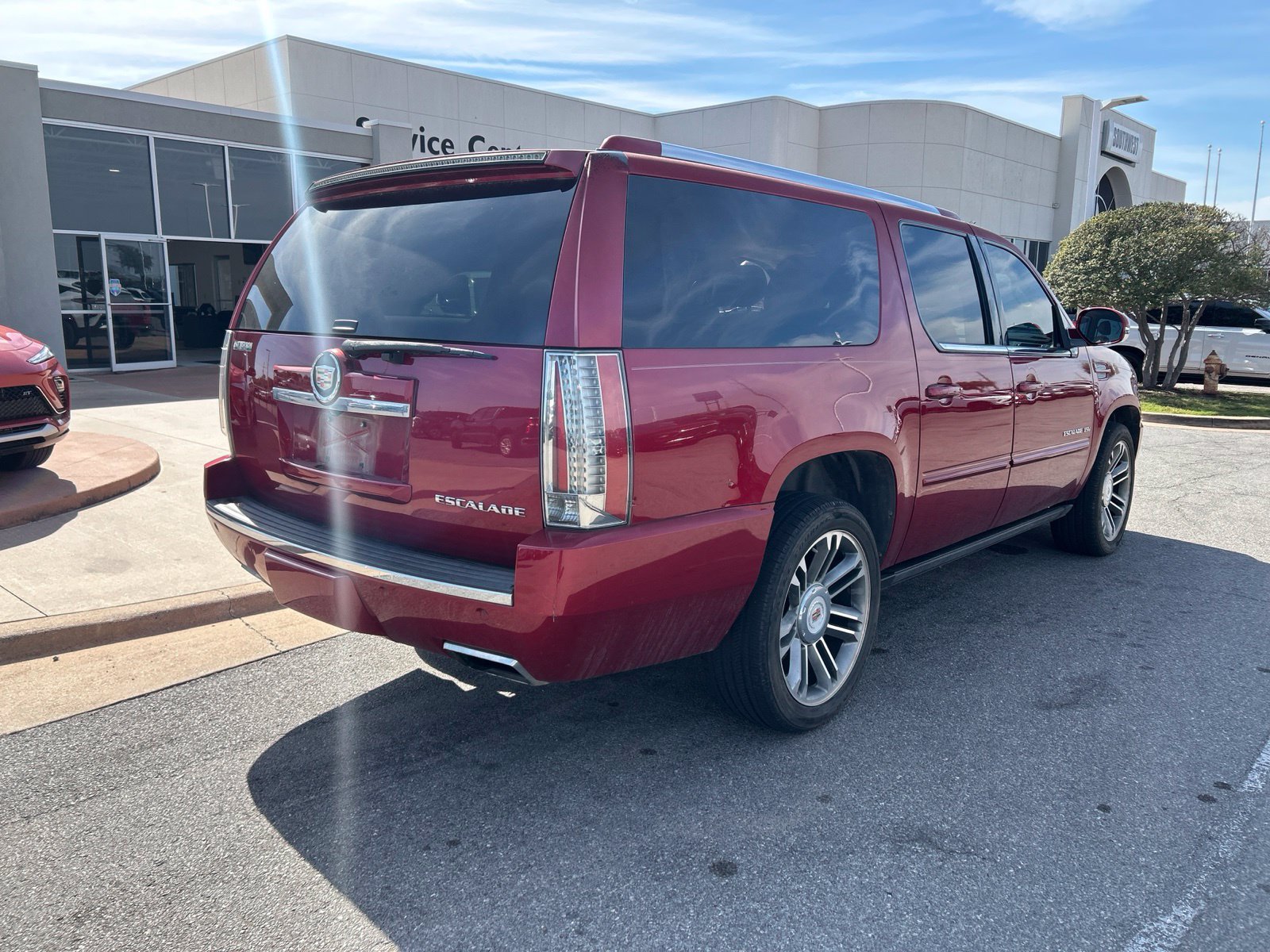 Used 2014 Cadillac Escalade ESV Premium AWD/4WD image 5