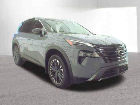 Used 2025 Nissan Rogue SL w/ Tech Package AWD/4WD image 6