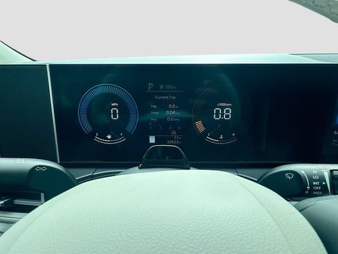 Used 2025 Hyundai Santa Fe SEL FWD image 13