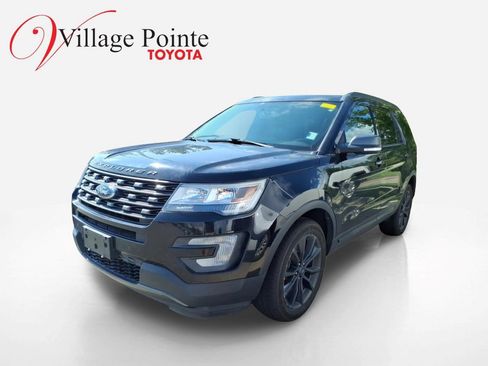 Used 2017 Ford Explorer XLT w/ Equipment Group 202A AWD/4WD image 1