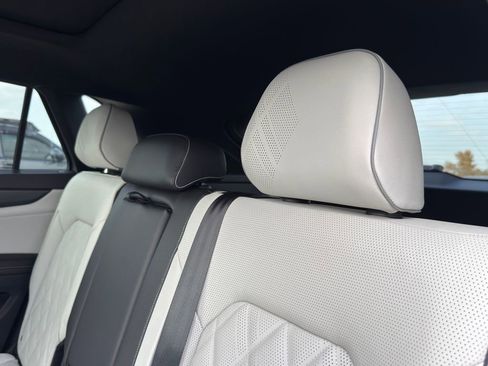 New 2026 Volkswagen Atlas Cross Sport SEL Premium R-Line image 31