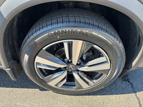 Certified 2023 Nissan Rogue SL w/ SL Premium Package AWD/4WD image 9