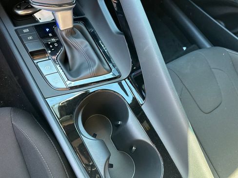 New 2025 Hyundai Elantra SEL FWD image 35