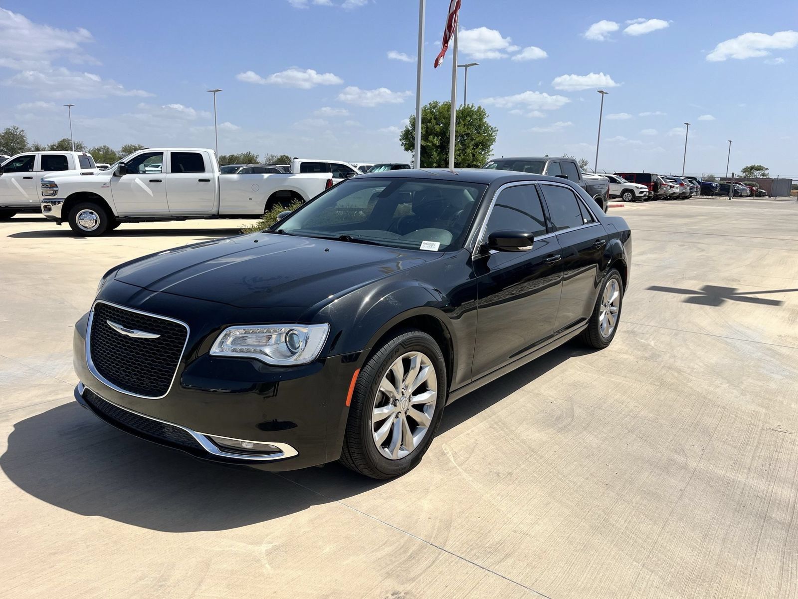 Used 2021 Chrysler 300 Touring L AWD/4WD image 7