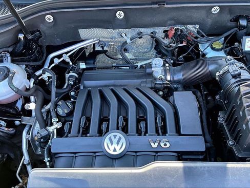 Used 2018 Volkswagen Atlas SEL FWD image 30