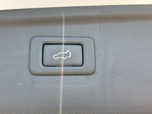 Used 2017 Subaru Outback 2.5i Limited AWD/4WD image 13