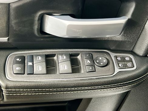 Used 2024 RAM 2500 Big Horn AWD/4WD image 16