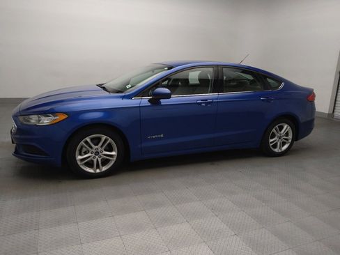 Used 2018 Ford Fusion S image 2