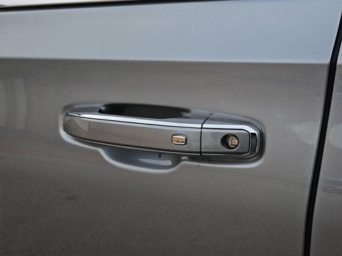 Used 2023 GMC Yukon XL Denali w/ Denali Reserve Package image 27