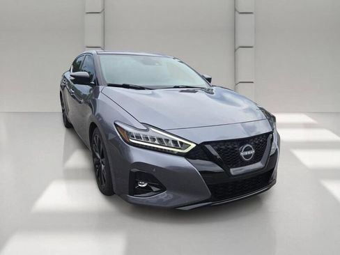 Used 2023 Nissan Maxima SR w/ Sport Mat Group FWD image 3