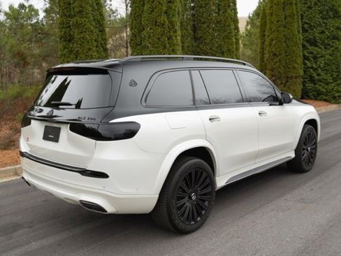 Used 2021 Mercedes-Benz Maybach GLS 600 4MATIC image 10