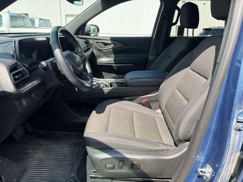Used 2025 Chevrolet Traverse LT w/ Driver Confidence Package FWD image 20