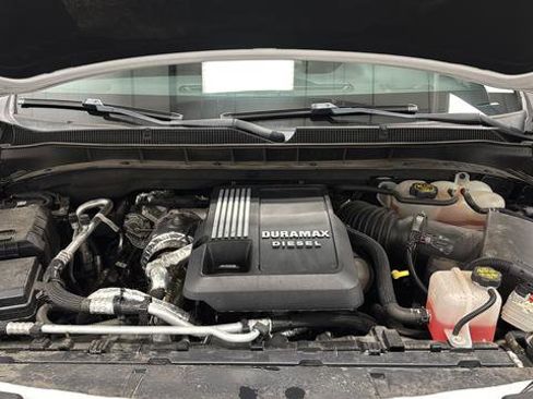 Used 2022 Chevrolet Suburban RST w/ Luxury Package AWD/4WD image 29